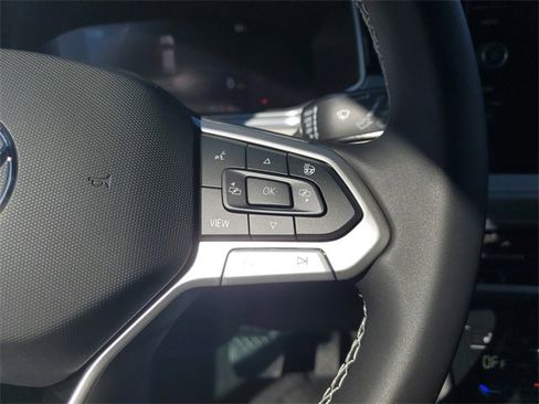 New 2026 Volkswagen Taos SE image 28