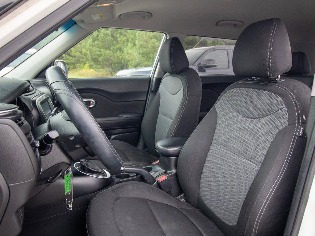 Used 2018 Kia Soul + FWD image 8