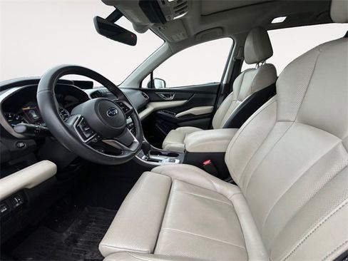 Used 2019 Subaru Ascent Limited w/ Popular Package #3 image 9