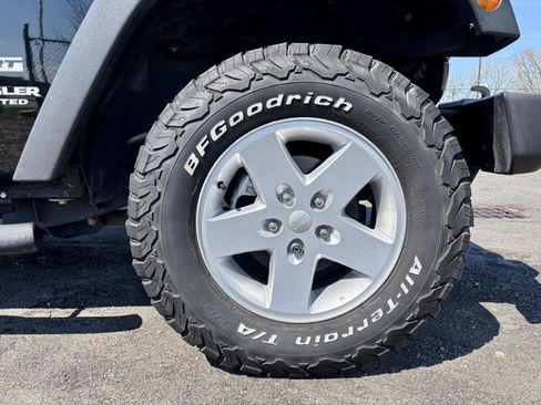 Used 2017 Jeep Wrangler Unlimited Sport w/ Quick Order Package 24S AWD/4WD image 16