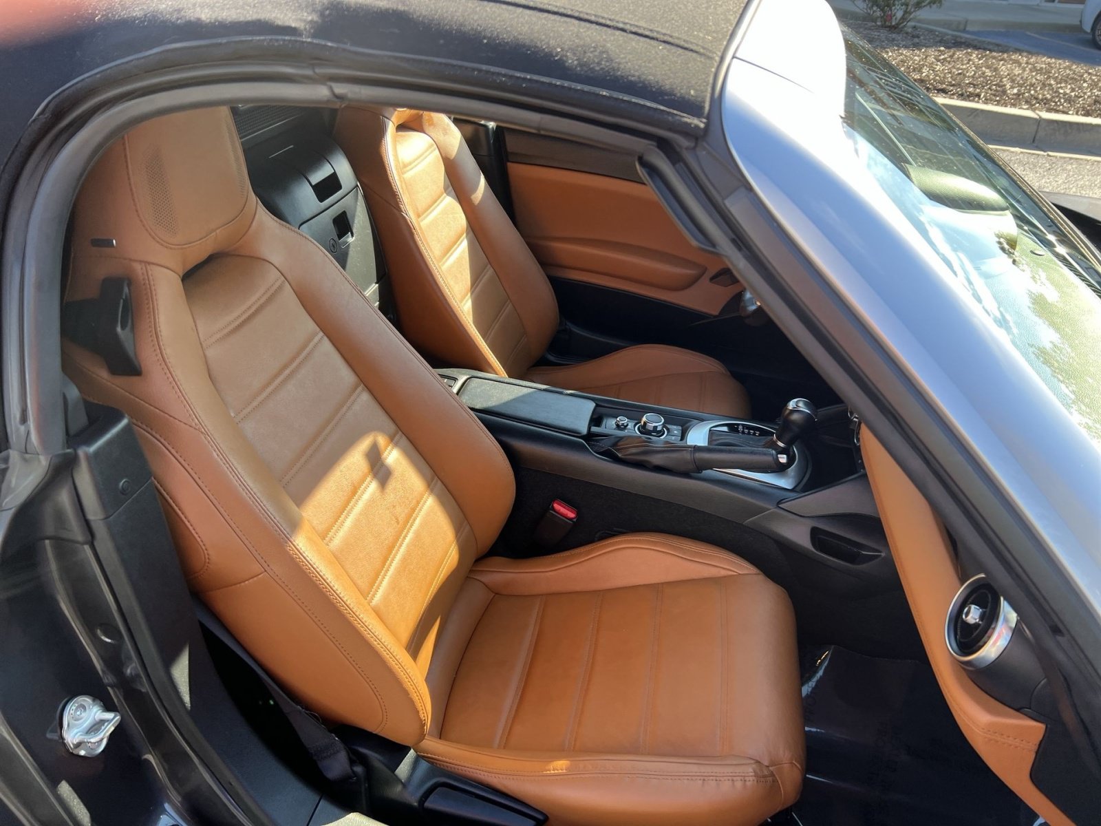 Used 2019 FIAT 124 Spider Lusso w/ Navigation & Sound Group RWD image 24