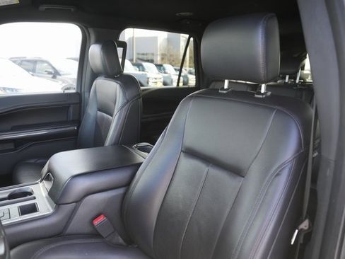 Used 2019 Ford Expedition XLT w/ Equipment Group 202A image 10