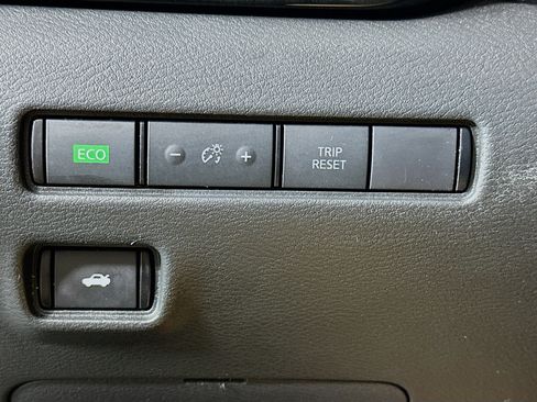 Used 2024 Nissan Sentra SV image 17