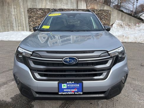 Used 2025 Subaru Forester Premium image 8