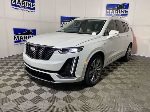 Used 2023 Cadillac XT6 Premium Luxury w/ Technology Package FWD image 14