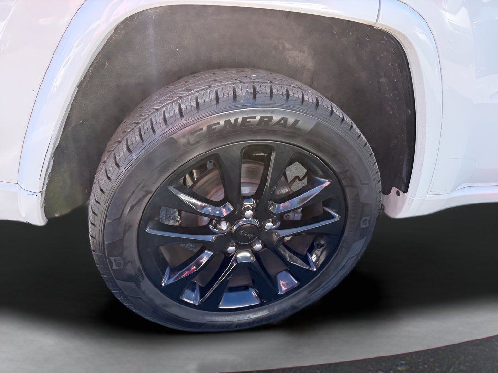 Used 2017 Jeep Grand Cherokee Altitude AWD/4WD image 11
