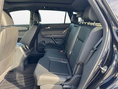Used 2023 Volkswagen Atlas Cross Sport SE w/ Panoramic Sunroof Package AWD/4WD image 16