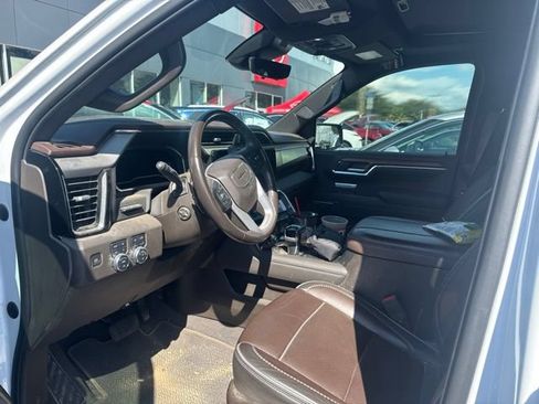 Used 2023 GMC Sierra 1500 Denali w/ Denali Reserve Package AWD/4WD image 4