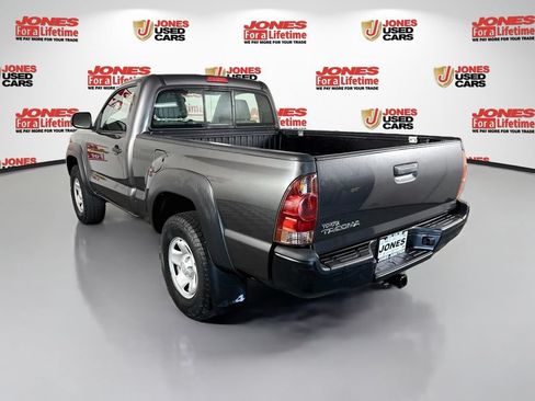 Used 2013 Toyota Tacoma 4x4 Regular Cab image 2