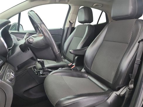 Used 2021 Buick Encore Preferred image 13