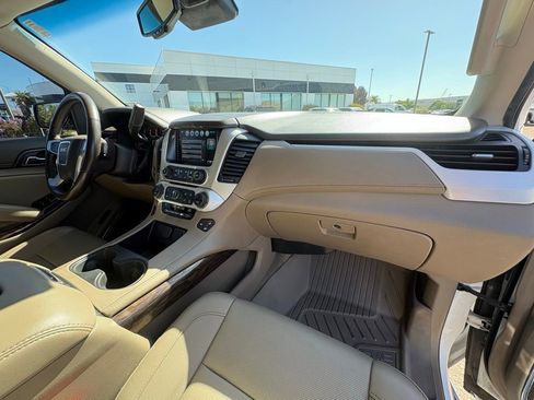Used 2019 GMC Yukon XL SLT w/ Open Road Package AWD/4WD image 26