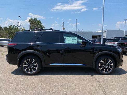 New 2026 Nissan Pathfinder Platinum AWD/4WD image 6