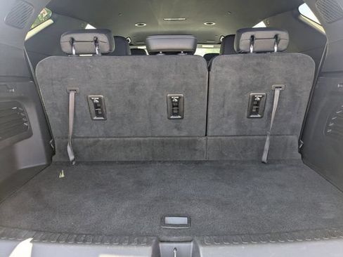 Used 2025 Chevrolet Traverse LT AWD/4WD image 26