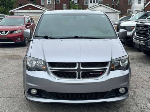 Used 2018 Dodge Grand Caravan GT FWD image 2
