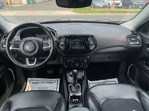 Used 2018 Jeep Compass Latitude w/ Popular Equipment Group AWD/4WD image 21