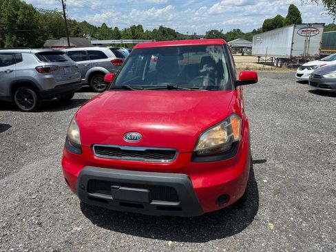 Used 2011 Kia Soul + FWD image 4