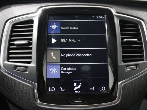 Used 2020 Volvo XC90 T6 Momentum AWD/4WD image 13