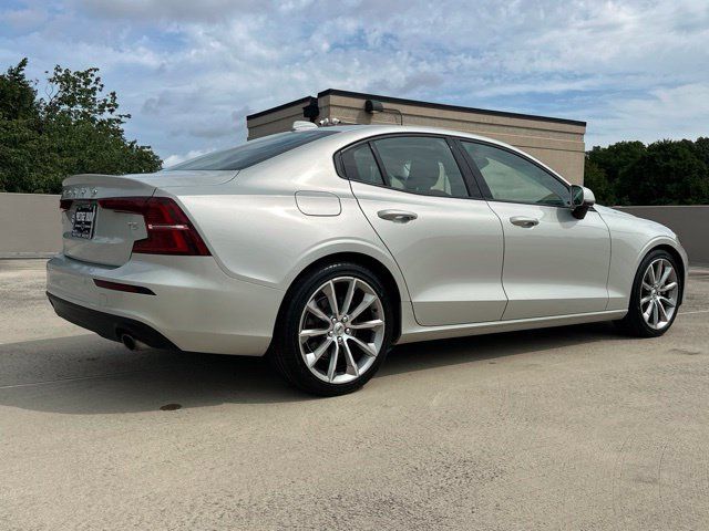 Used 2020 Volvo S60 T5 Momentum FWD image 8