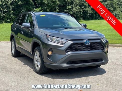 Used 2021 Toyota RAV4 XLE AWD/4WD image 1