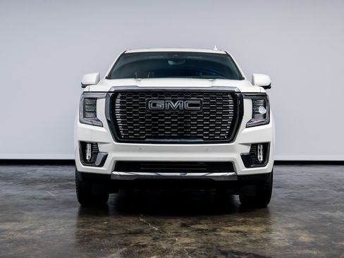 Used 2023 GMC Yukon XL Denali Ultimate image 2