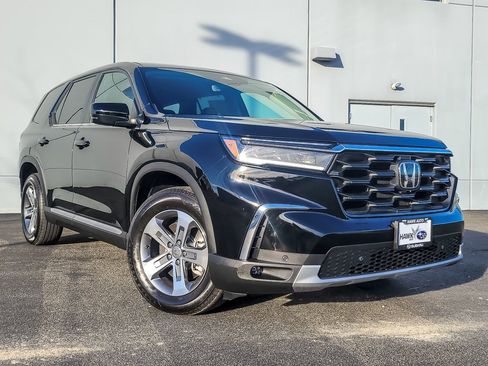 Used 2025 Honda Pilot EX-L image 1