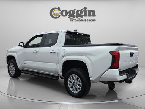 Used 2024 Toyota Tacoma SR5 image 3