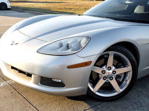 Used 2006 Chevrolet Corvette Coupe w/ Preferred Equipment Group image 7