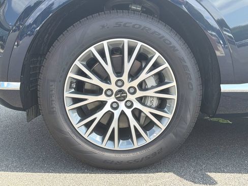 New 2026 Genesis GV80 2.5T Standard AWD/4WD image 13