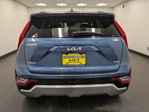 Certified 2024 Kia Niro SX Touring image 5