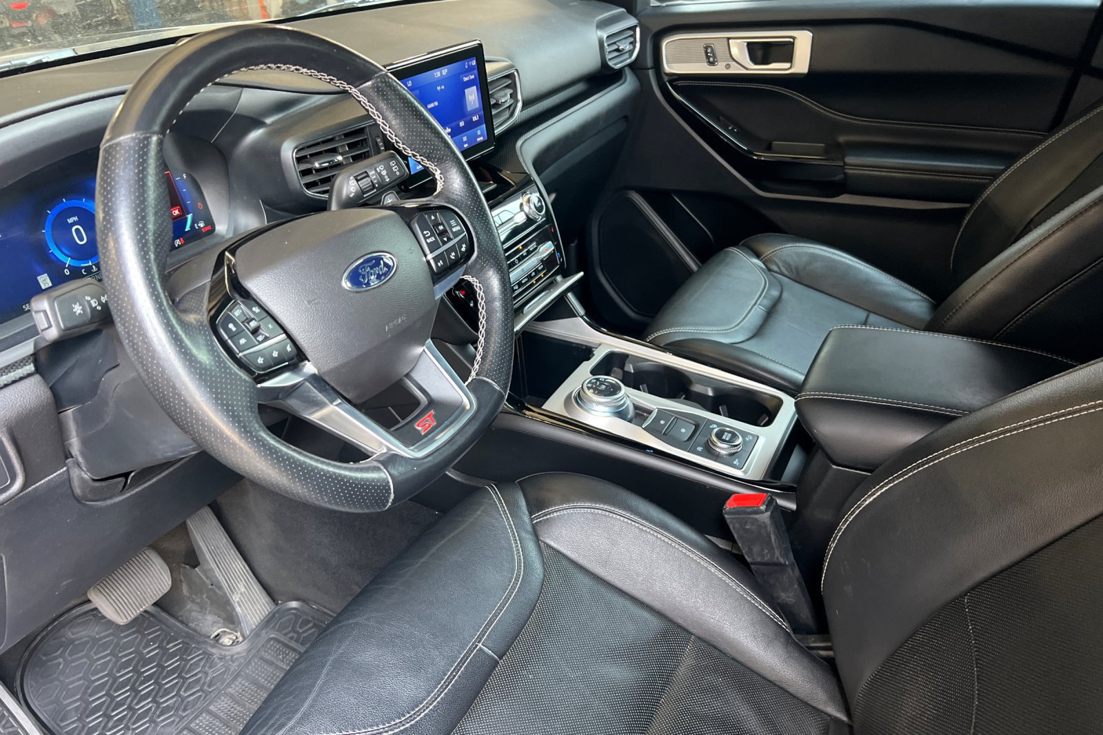 Used 2022 Ford Explorer ST w/ Equipment Group 401A AWD/4WD image 4