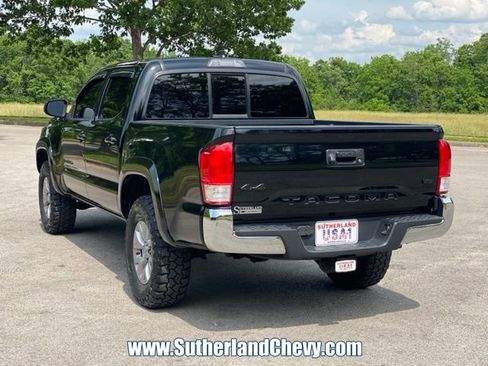 Used 2017 Toyota Tacoma 4x4 Double Cab image 5