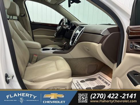 Used 2016 Cadillac SRX Luxury image 15