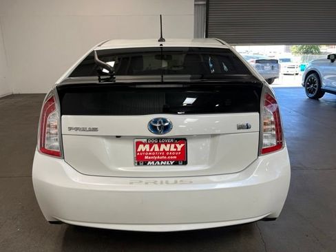Used 2015 Toyota Prius Five w/ Advanced Technology Package FWD image 4