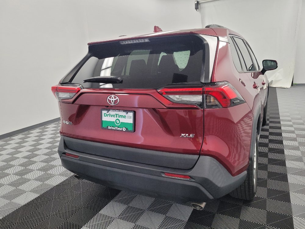 Used 2021 Toyota RAV4 XLE w/ Convenience Package FWD image 7