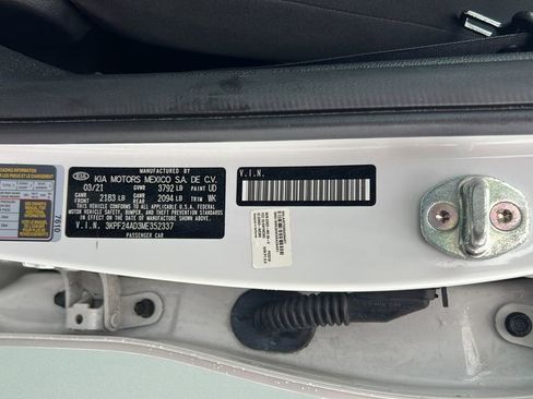 Used 2021 Kia Forte LXS image 28