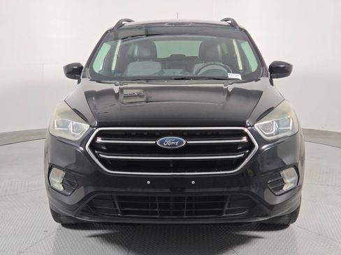 Used 2017 Ford Escape SE w/ Equipment Group 201A FWD image 8