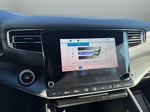 Used 2023 Jeep Wagoneer L Series II image 21