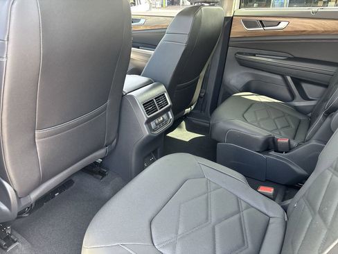 New 2026 Volkswagen Atlas SE FWD image 13