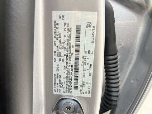 Used 2020 Ford Escape SE FWD image 28