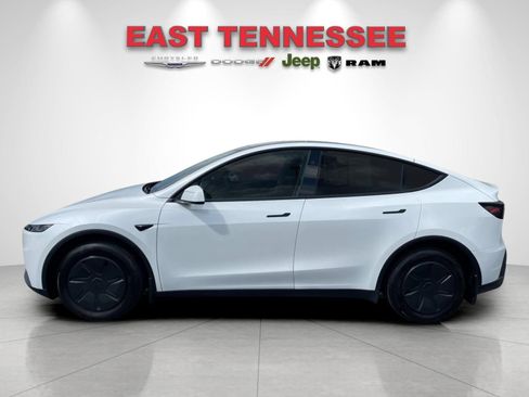 Used 2026 Tesla Model Y 2WD image 6