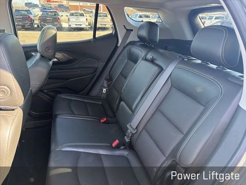 Used 2023 GMC Terrain SLT image 27