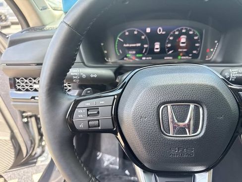 Certified 2025 Honda Accord Touring image 32