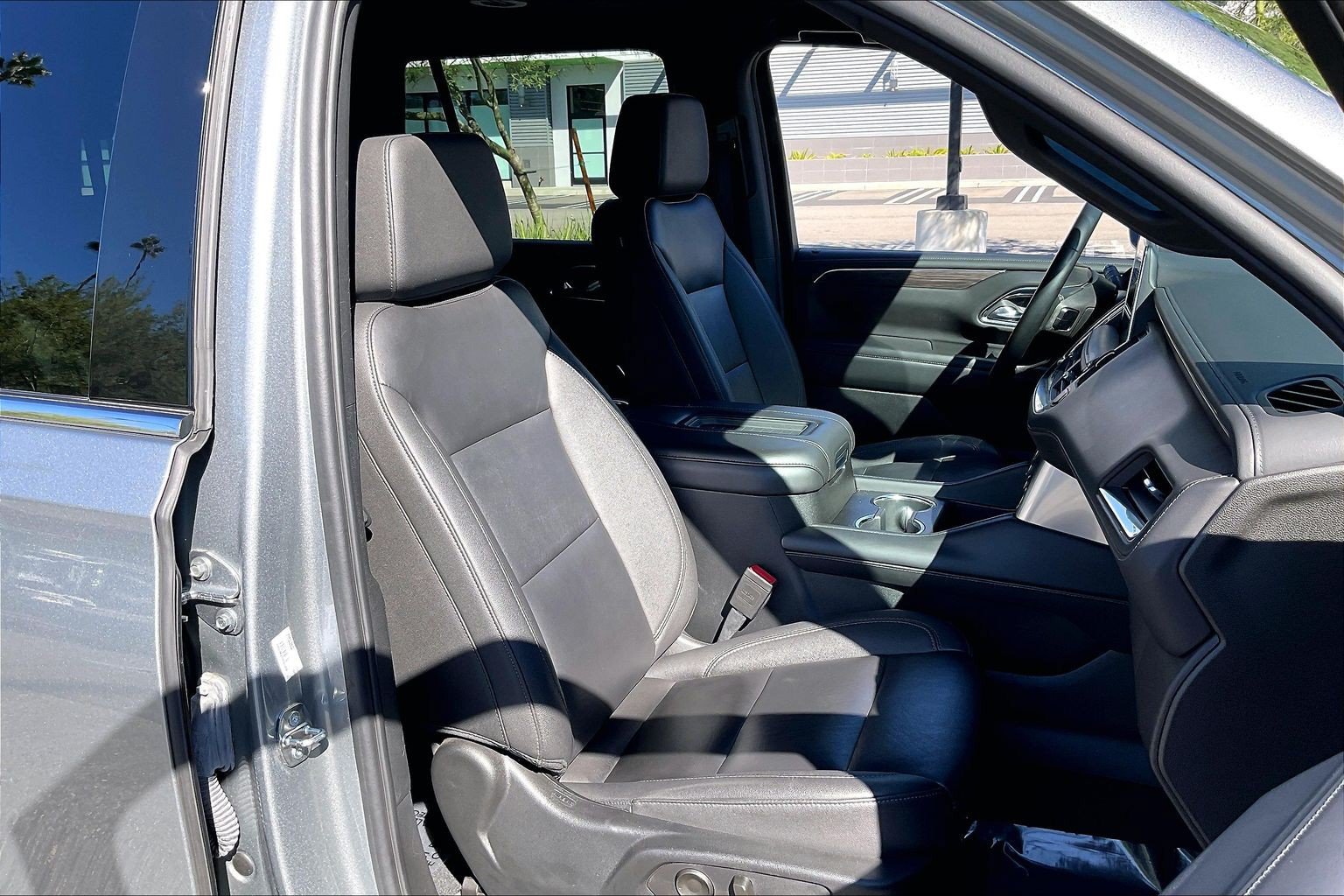 Used 2024 Chevrolet Tahoe LT RWD image 7