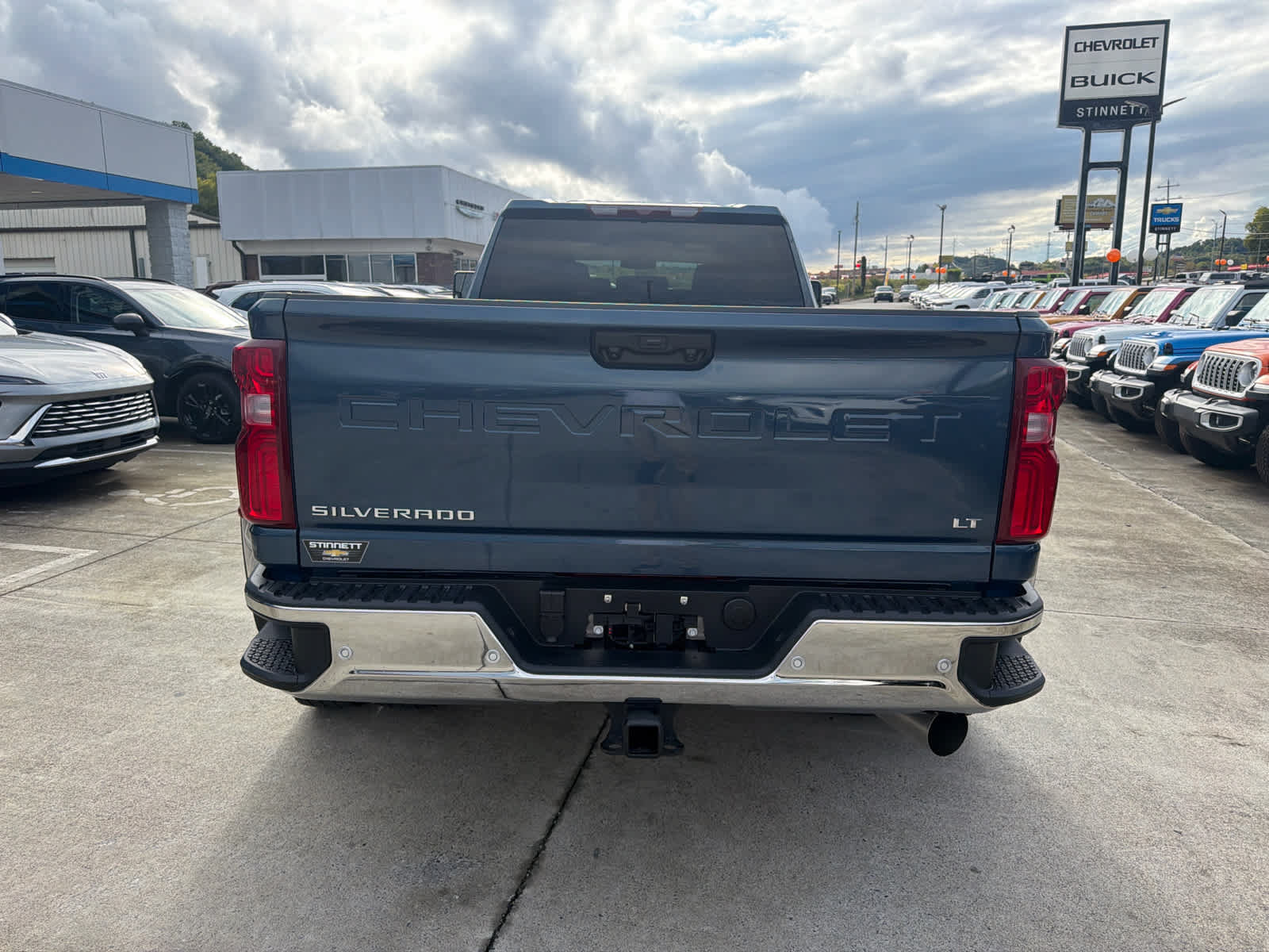 Used 2026 Chevrolet Silverado 3500 LT w/ All Star Edition AWD/4WD image 8
