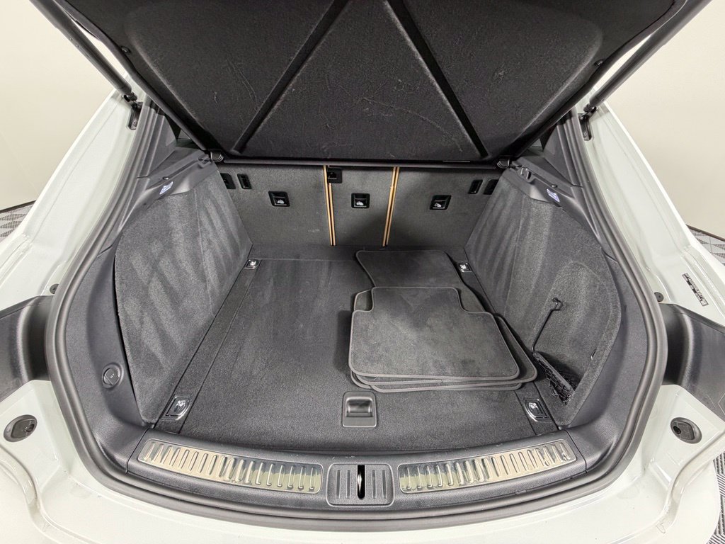 Used 2024 Porsche Macan S AWD/4WD image 44
