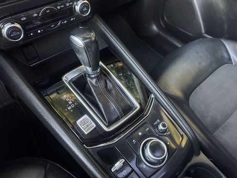 Used 2018 MAZDA CX-5 Touring w/ Preferred Equipment Package FWD image 17