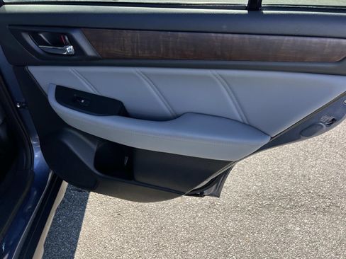Used 2018 Subaru Outback 2.5i Limited image 16