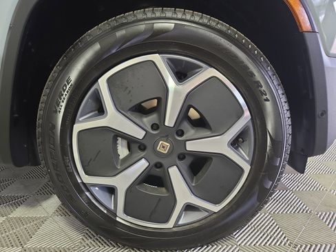 Used 2024 Rivian R1S Adventure AWD/4WD image 11