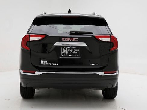 Used 2024 GMC Terrain SLT image 7