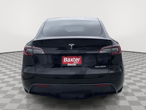 Used 2022 Tesla Model Y Performance image 11